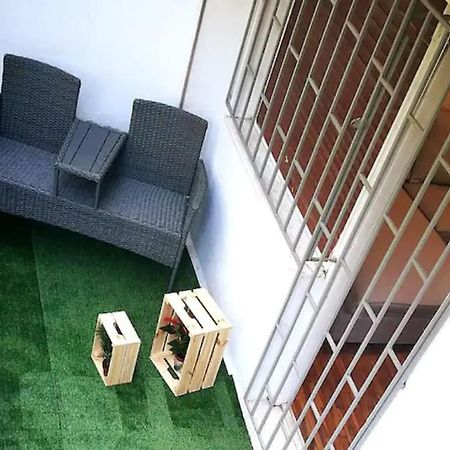 Apartment With Private Patio Athens Exterior photo