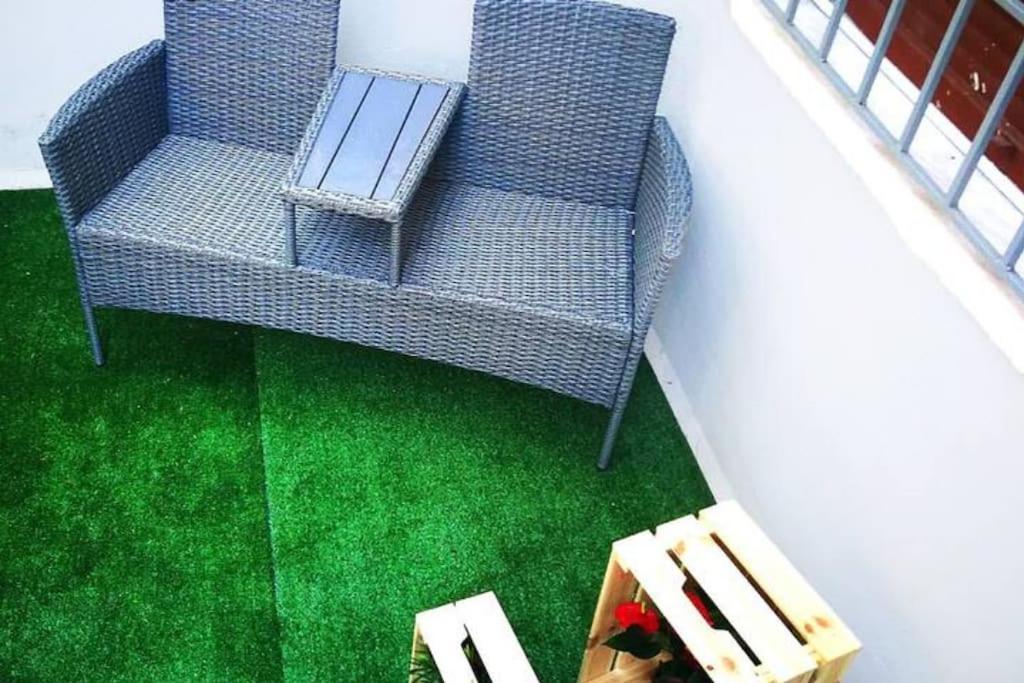 Apartment With Private Patio Athens Exterior photo